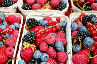 Berries 1546125 640