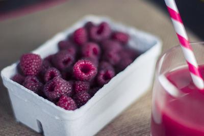 Raspberries 933034 640